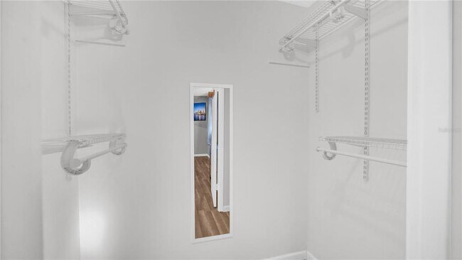 Building Photo - 501 E Bay Dr