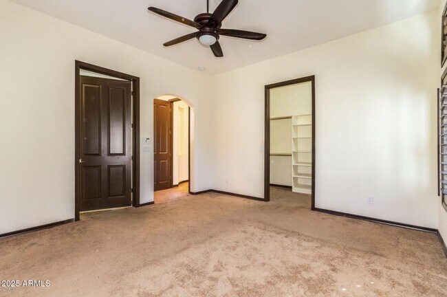 Building Photo - 3806 E Sunstream Way