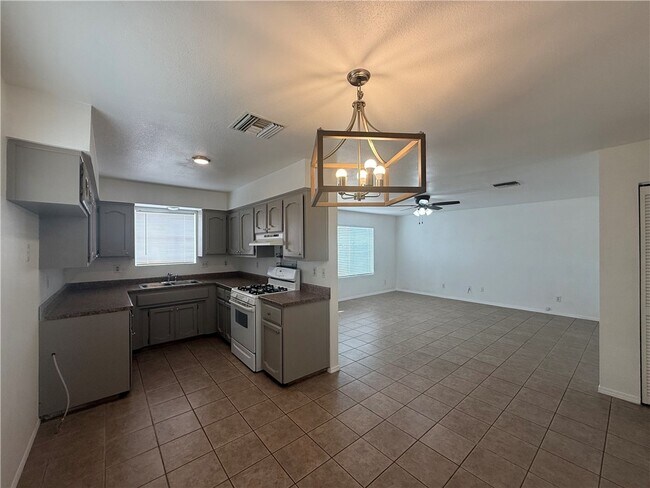 Building Photo - 2529 Simms Ave