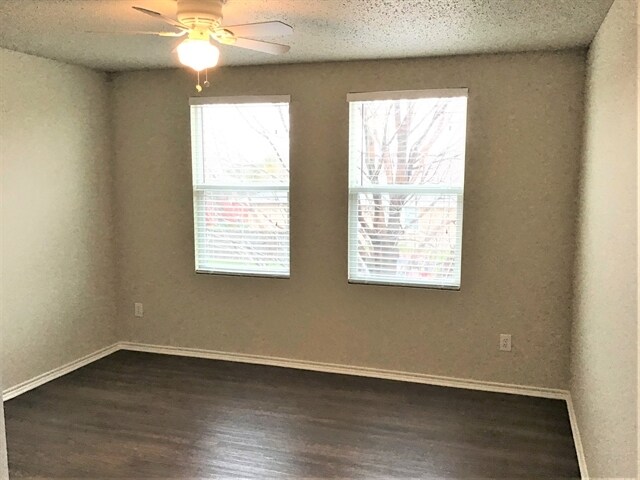 Building Photo - 16508 Jasmine Springs Dr