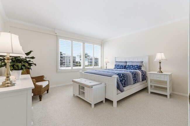 Building Photo - 170 N Ocean Blvd