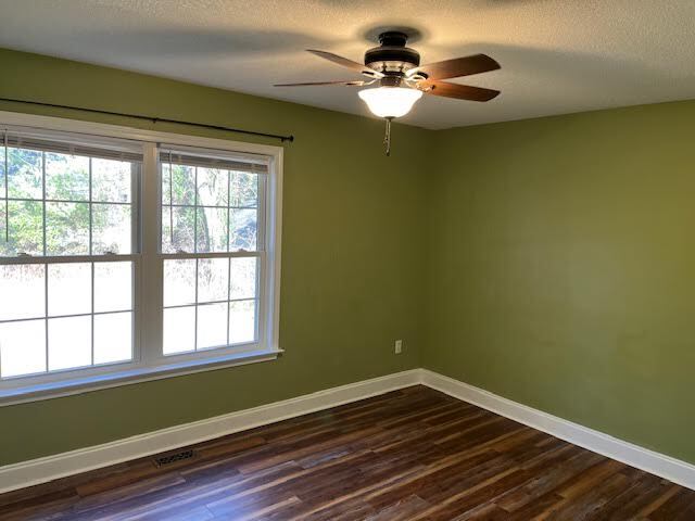 Building Photo - 825 9th Ave W