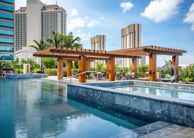 Pool, Terrace - 1555 Kapiolani Blvd