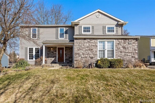 Building Photo - 2244 N Fairview Ln
