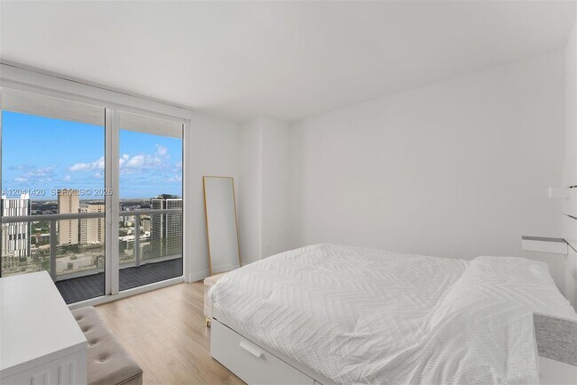 Building Photo - 50 Biscayne Blvd