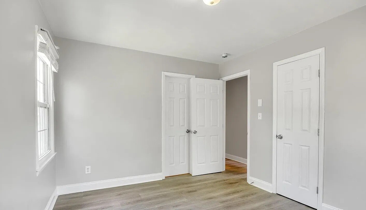 Building Photo - Room in House on Bilmark Ave