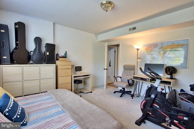 Building Photo - 10026 Fair Wds Dr