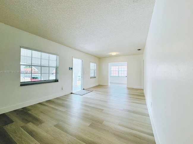 Building Photo - 115 W 37th St