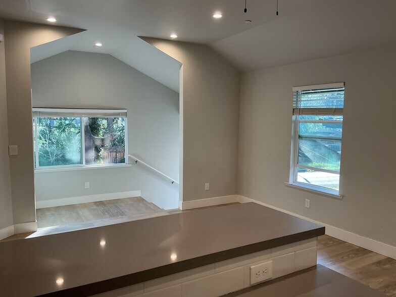 Building Photo - 545 Brush Creek Rd