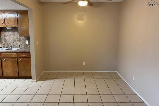 Building Photo - 1901 Wenonah Ave