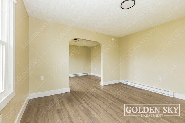 Building Photo - 1421 W 14th St