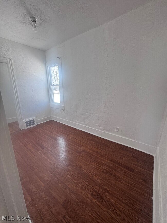 Building Photo - 6606 Charter Ave