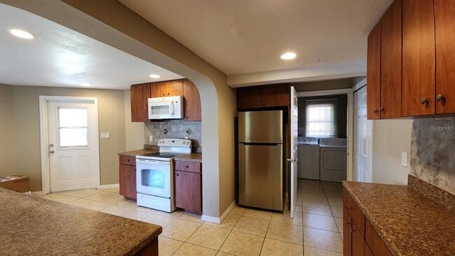 Building Photo - 4359 Lake Richmond Dr