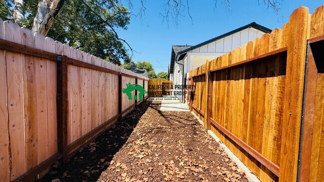 Building Photo - 4108 16th Ave