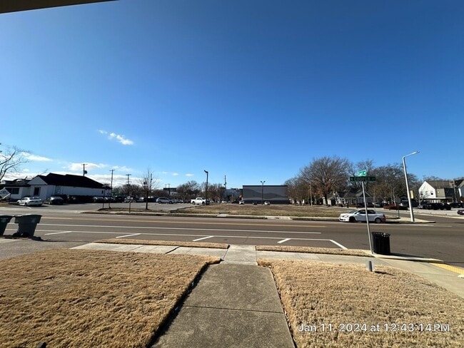 Building Photo - Spacious House in the U of M Area! Coming ...