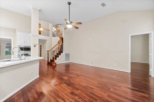 Building Photo - 83 Terraglen Dr