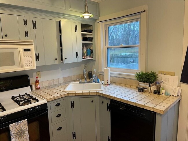 Building Photo - 11 Braman St