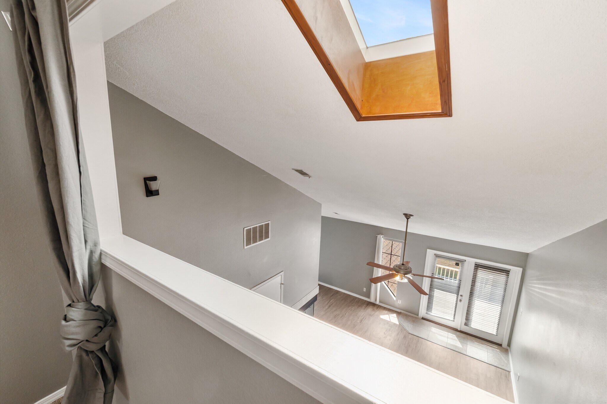 Building Photo - 5001 Grande Dr