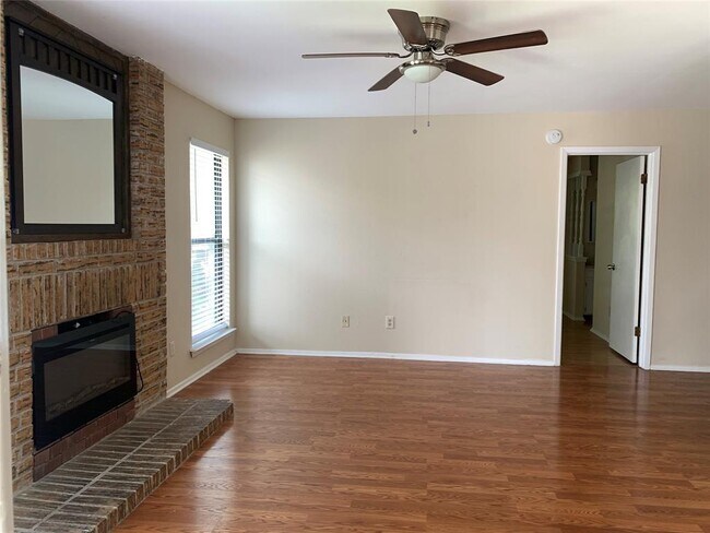 Building Photo - 10616 Mellow Meadow Dr
