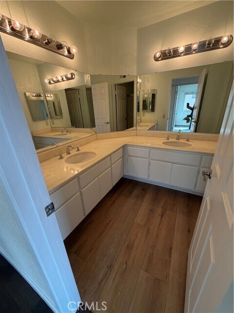 Building Photo - 2450 Vía Pacifica