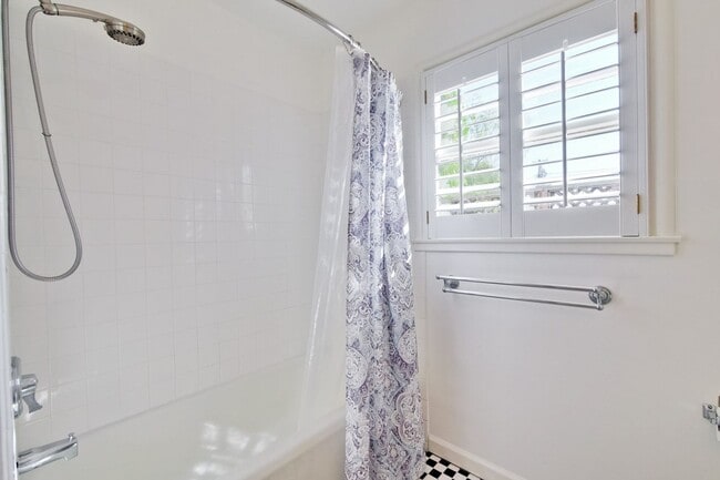 Building Photo - 2990 Cowper St