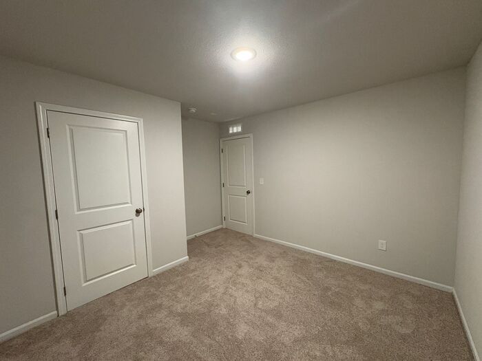 Building Photo - 4032 Park Ave