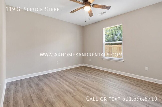 Building Photo - 119 S Spruce St