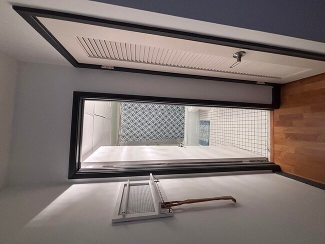 Building Photo - 336 N Birch Rd