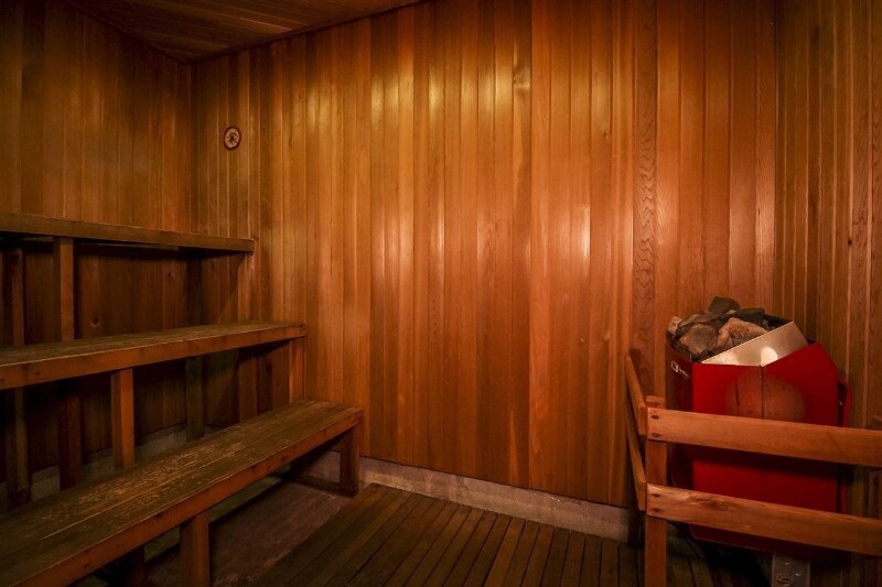 Building Photo - 11 St James Pl