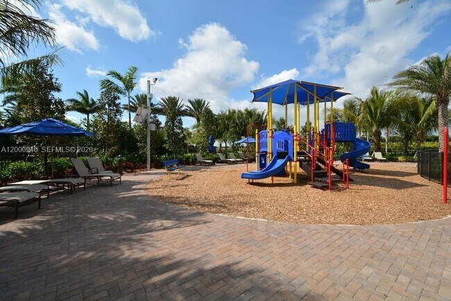 Building Photo - 8630 Lakeside Bnd