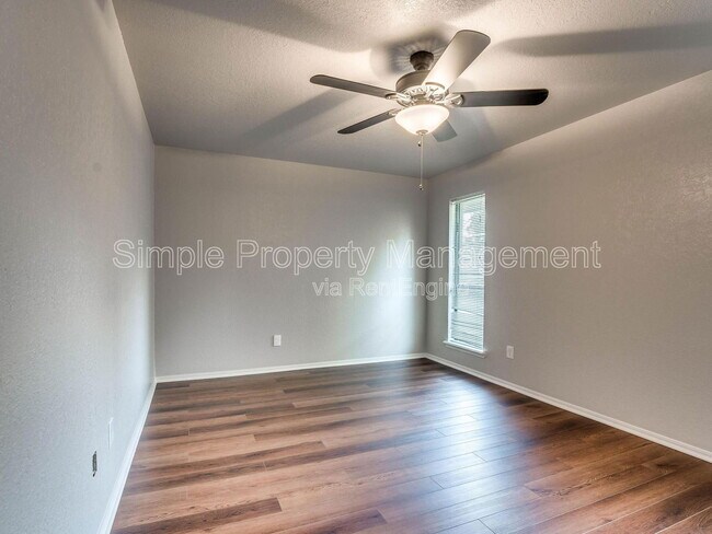 Building Photo - 1710 Hillcrest Dr