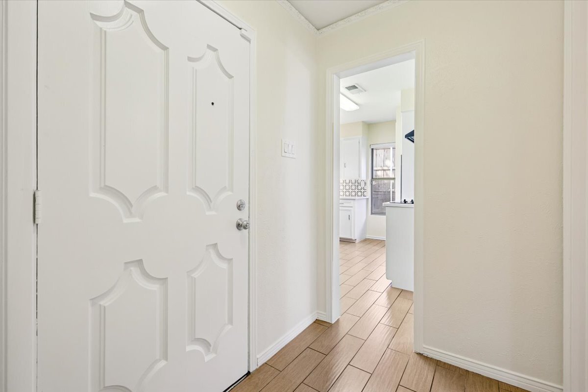 Entry - 10655 Sandpiper Ln