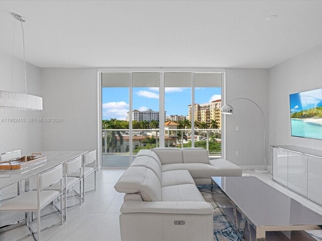 Building Photo - 220 SE Mizner Blvd