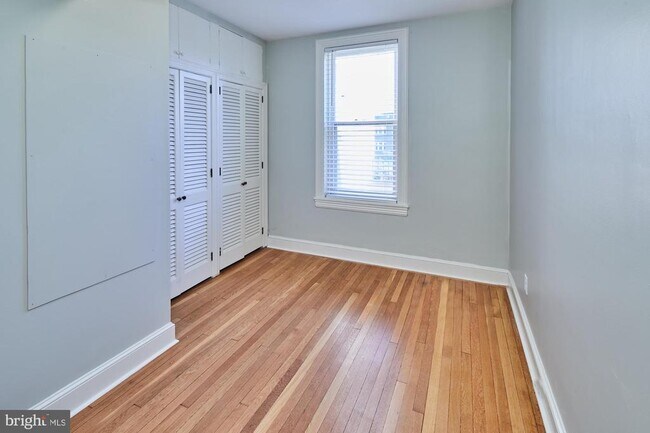 Building Photo - 1400 Delaware Ave