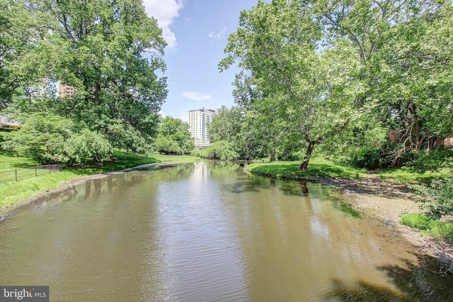 Park behind the condo - 10200 Rockville Pike