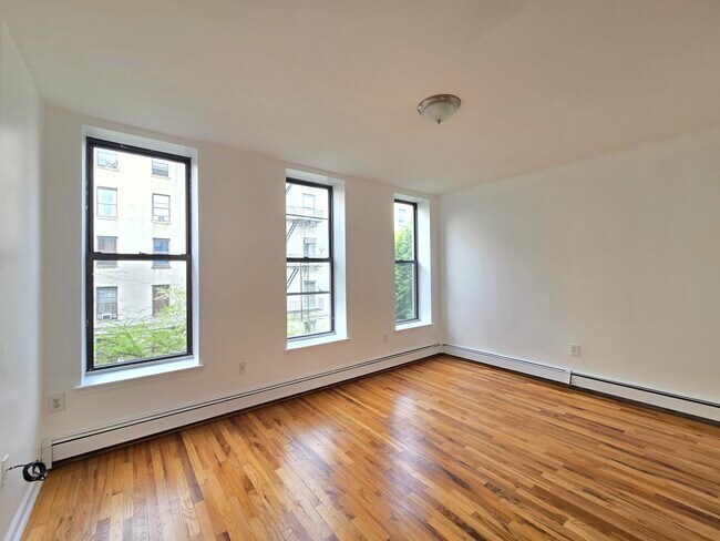 Building Photo - 267 W 121st St