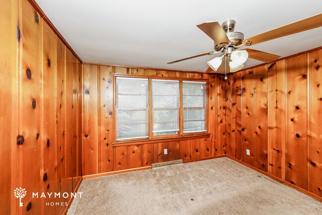 Building Photo - Charming Home on Overlook Dr