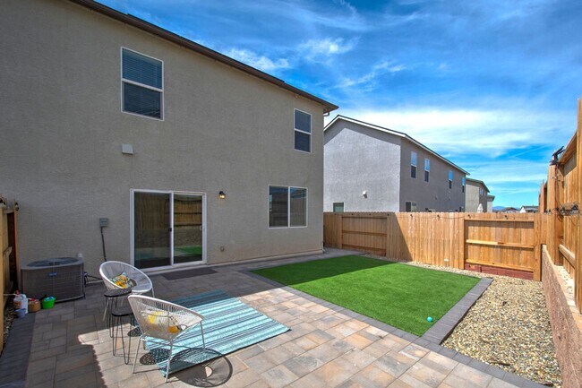 Building Photo - Terrific 4 bedroom available for rent - Al...