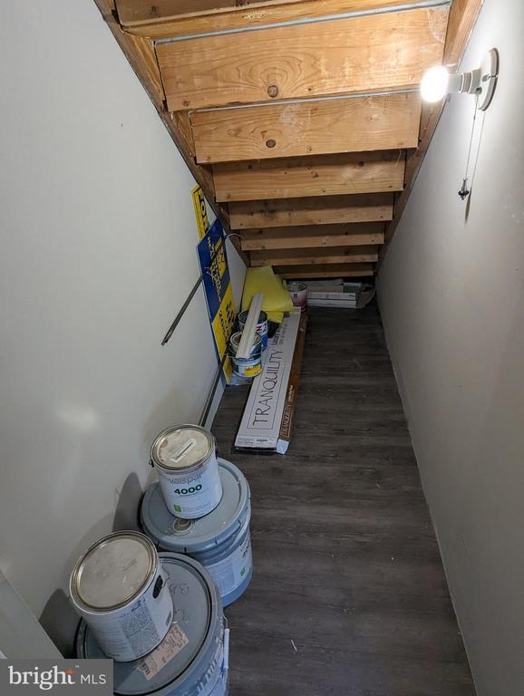 Building Photo - 1680 Thenia Pl