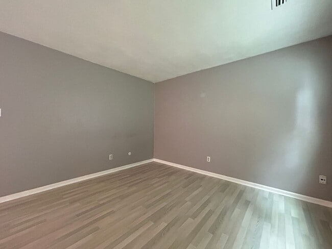 Building Photo - Welcome to this charming 3 bedroom "ASK AB...