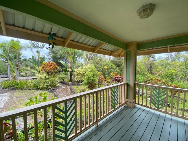 Building Photo - 3/2 In The Hawaiian Paradise Park Sunbelt!
