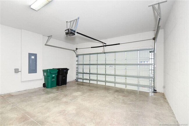 Building Photo - 10214 SW Captiva Dr