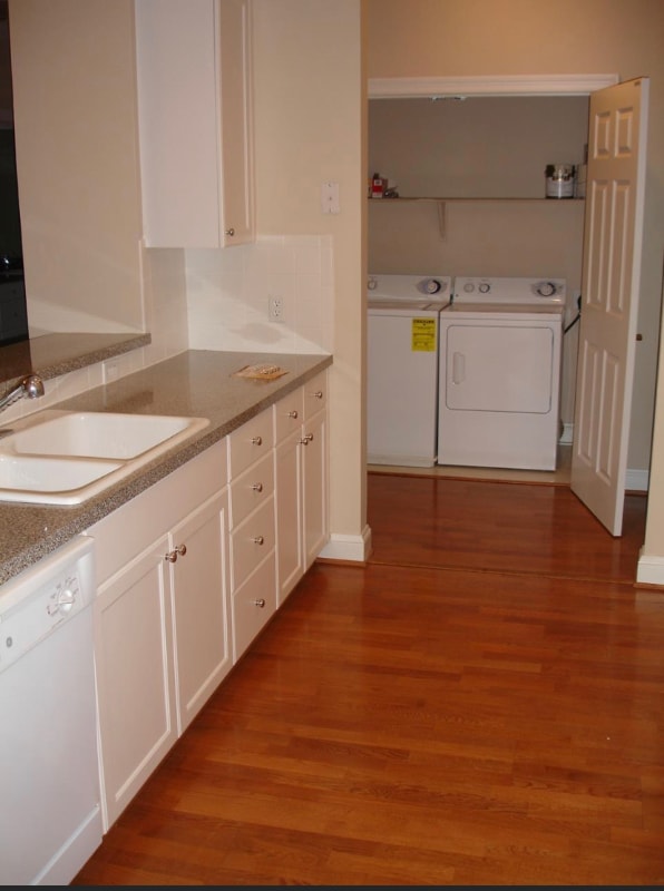 Building Photo - 810 W Princess Anne Rd