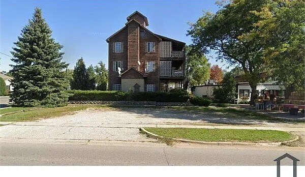 Primary Photo - 10102 Main St