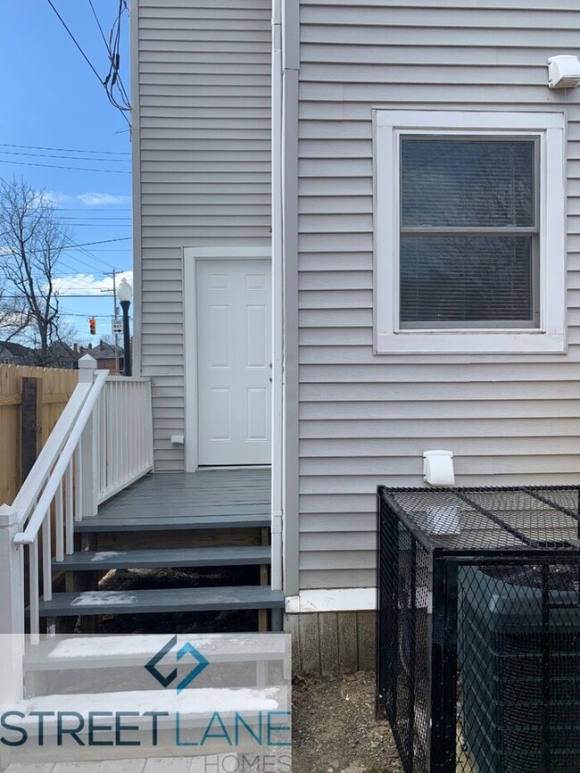 Building Photo - Charming 2 Bedroom in Columbus!