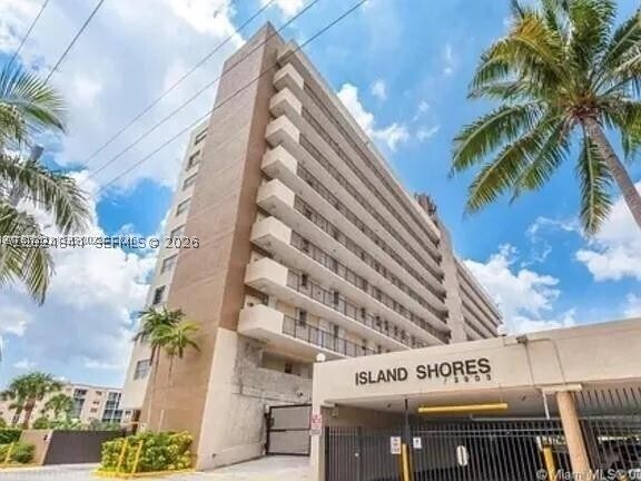 Building Photo - 907 N Miami Beach Blvd