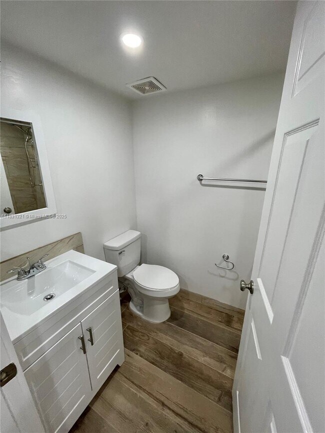 Building Photo - 1280 S Alhambra Cir