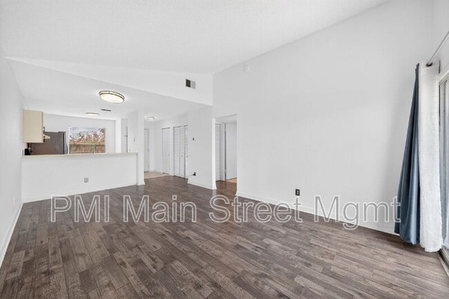 Building Photo - 2512 Woodgate Blvd