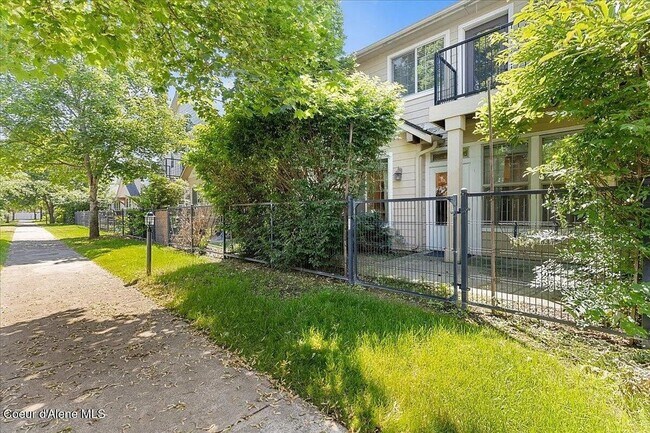 Building Photo - 3-Bedroom Townhome with Garage – Prime Coeur d’Alene Location