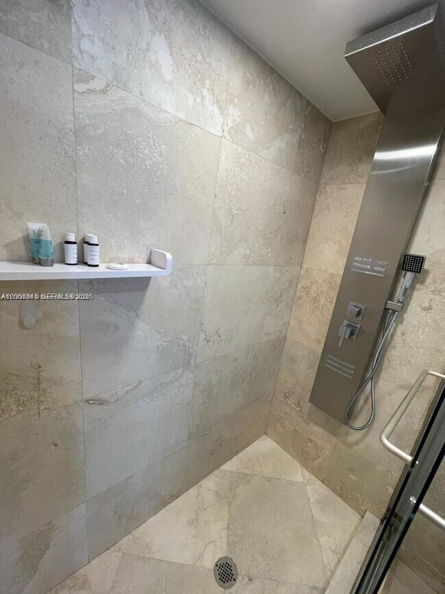 Building Photo - 2049 S Ocean Dr